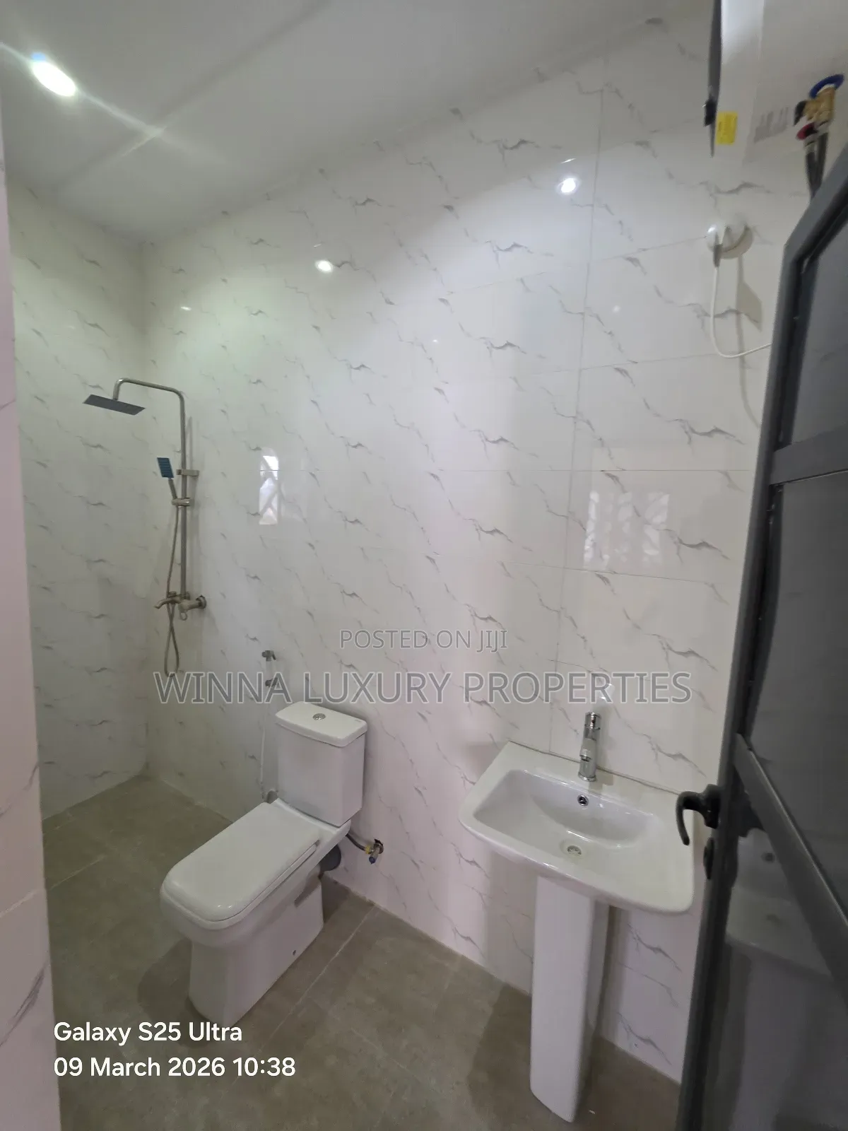 3bdrm Apartment in Sun Rise Estate, Lugbe District for rent