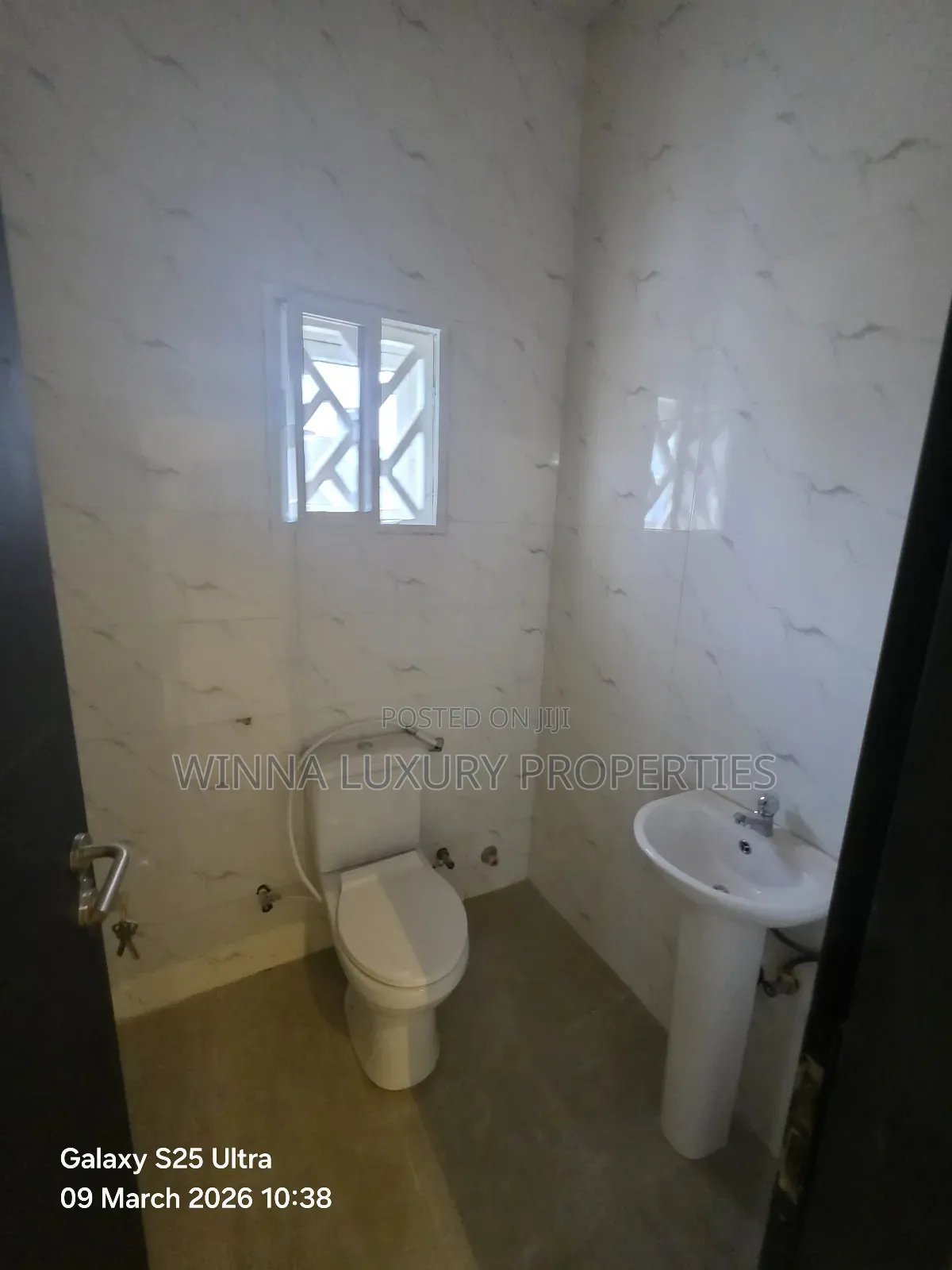 3bdrm Apartment in Sun Rise Estate, Lugbe District for rent