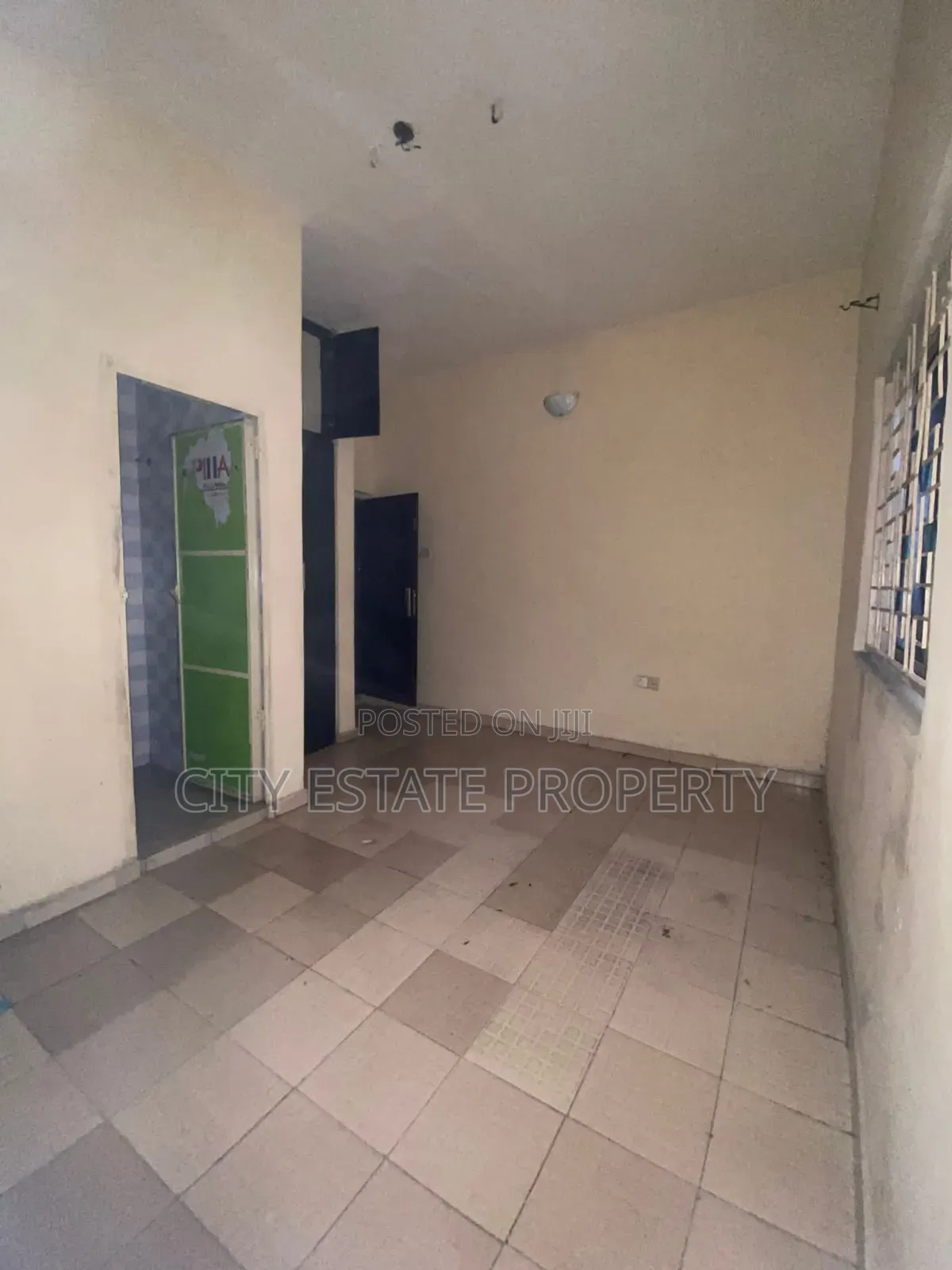 2bdrm Block of Flats in Court Estate, Port-Harcourt for rent