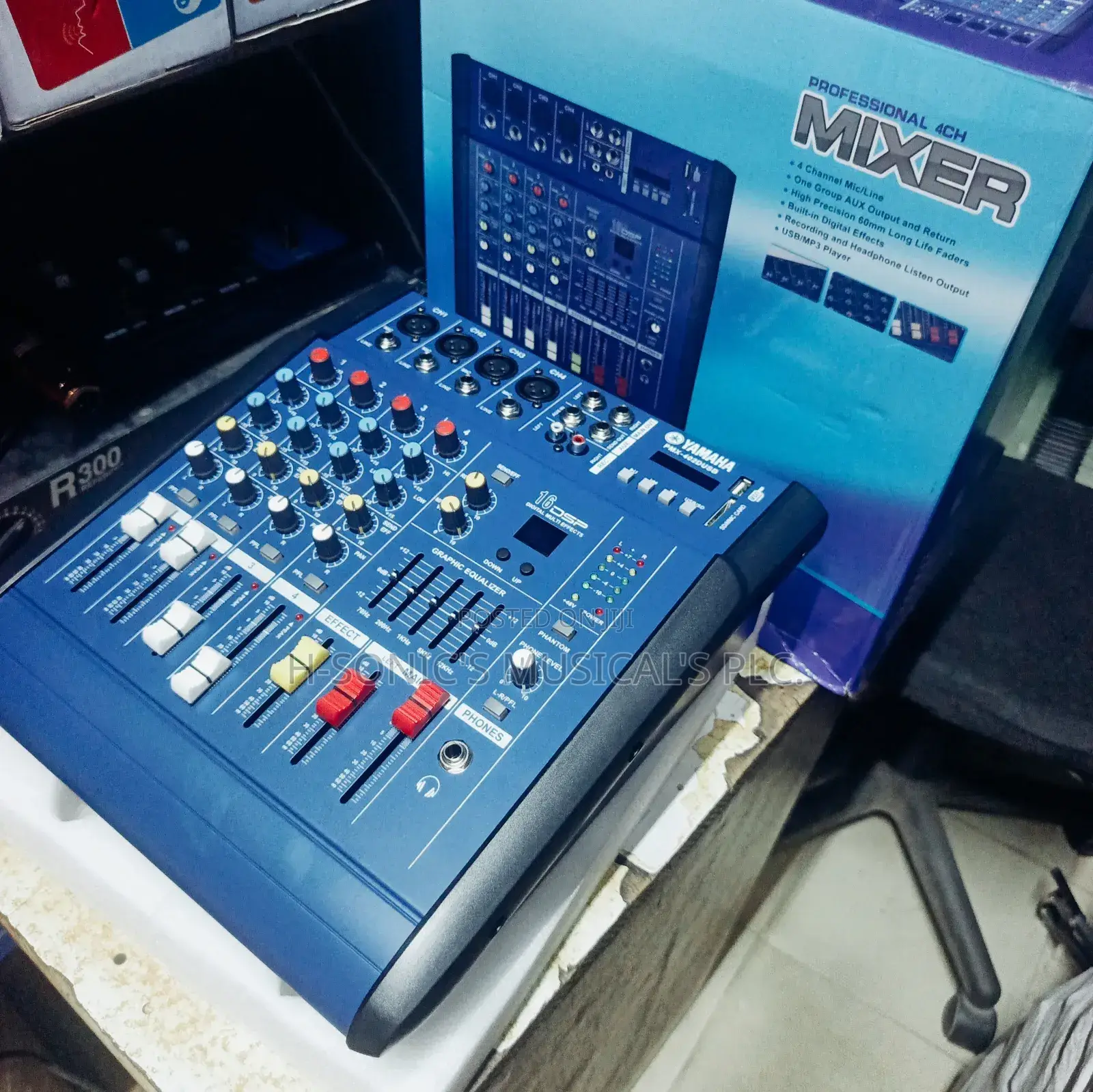 Original Digital Powerd 4 Channel Mixer Yamaha.