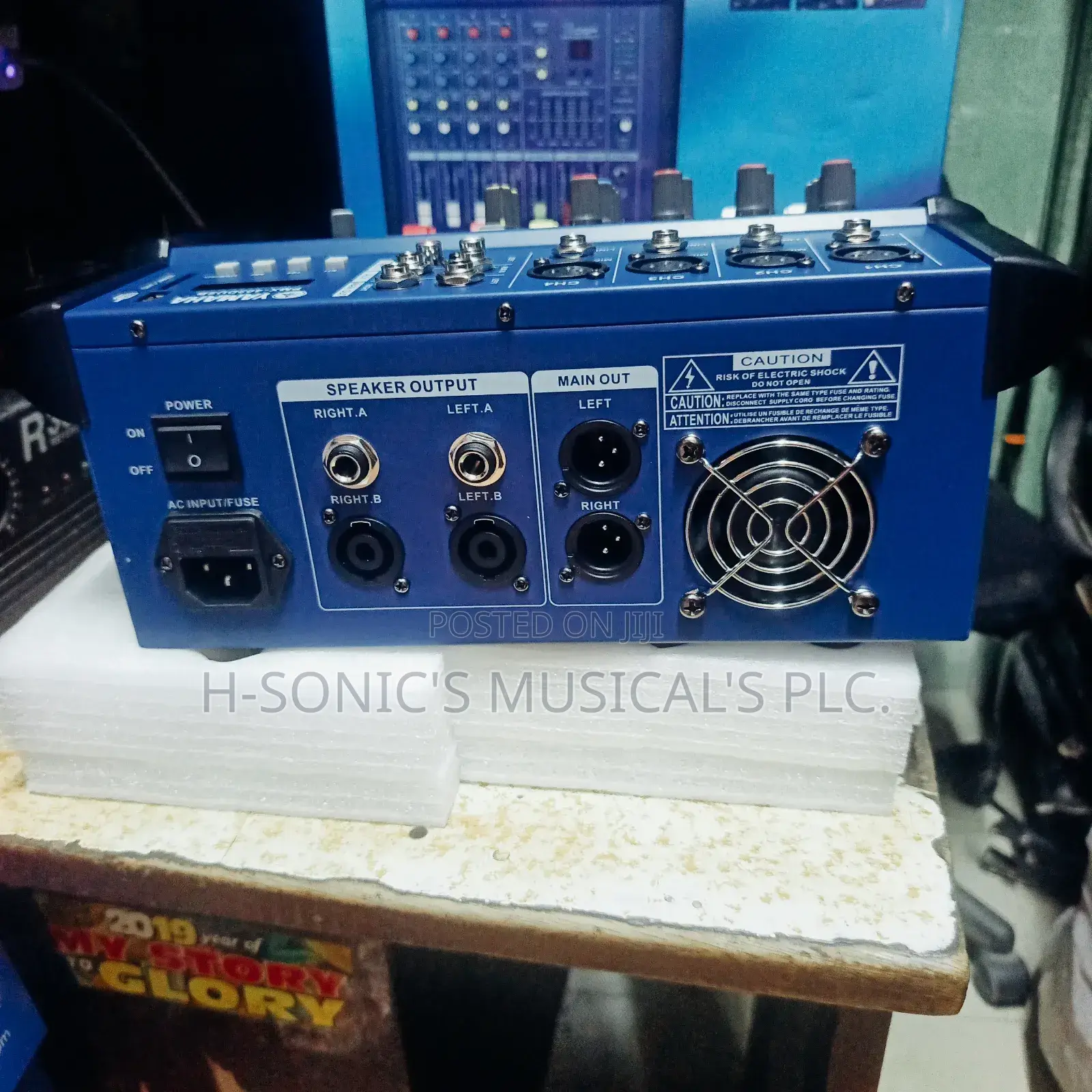 Original Digital Powerd 4 Channel Mixer Yamaha.