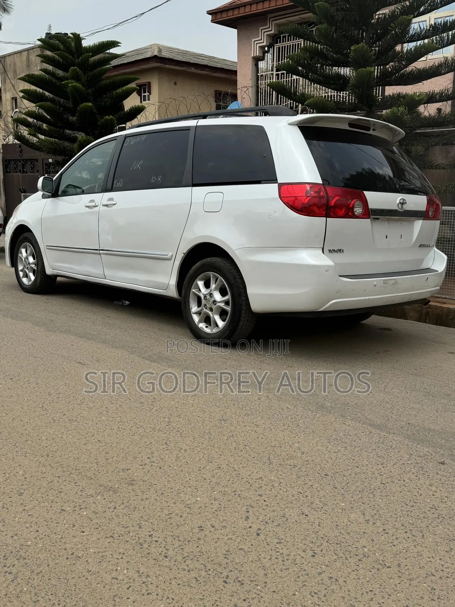 Toyota Sienna LE AWD 2005 White