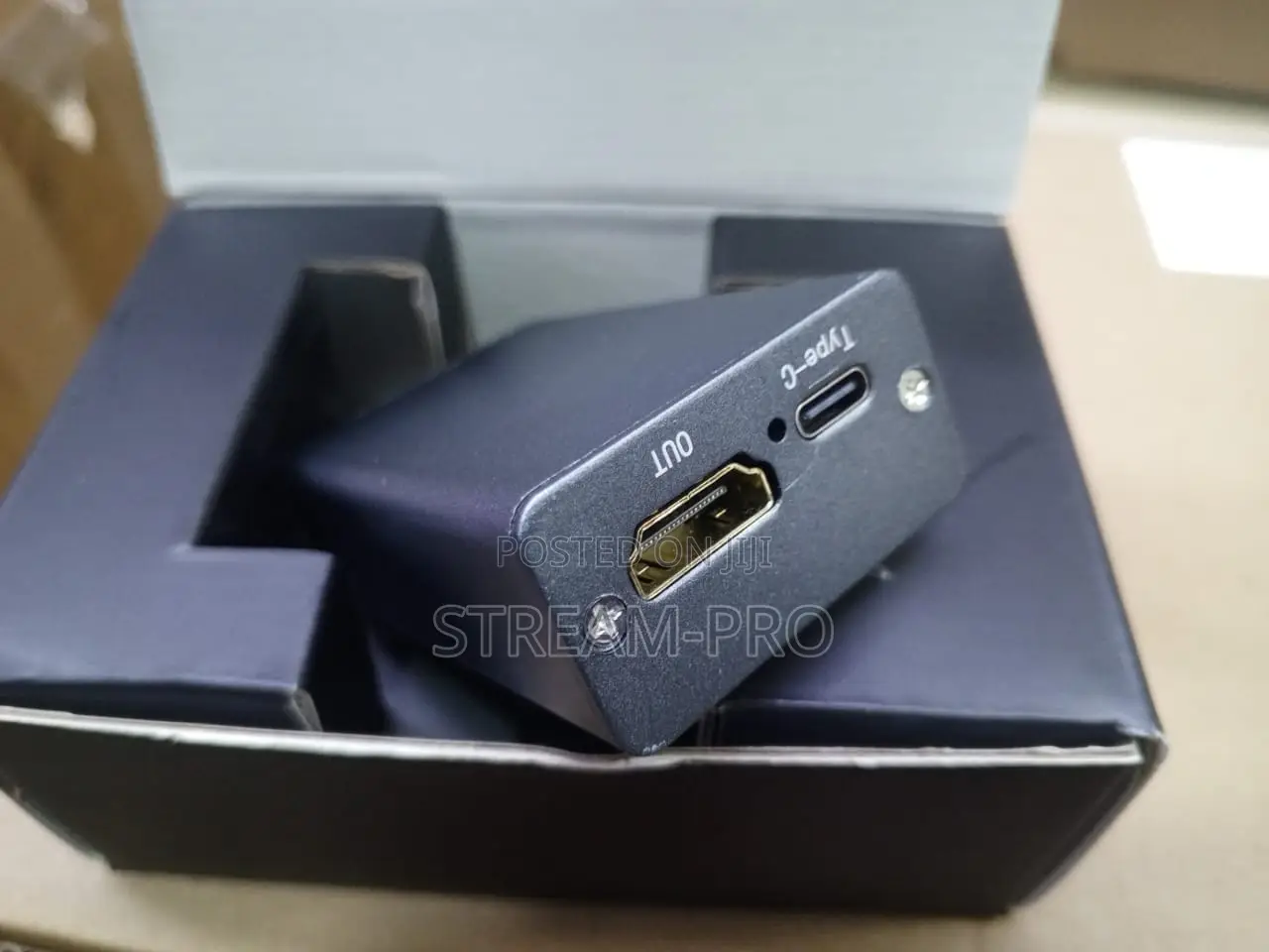 Uvc to Hdmi Adapter (Gray)