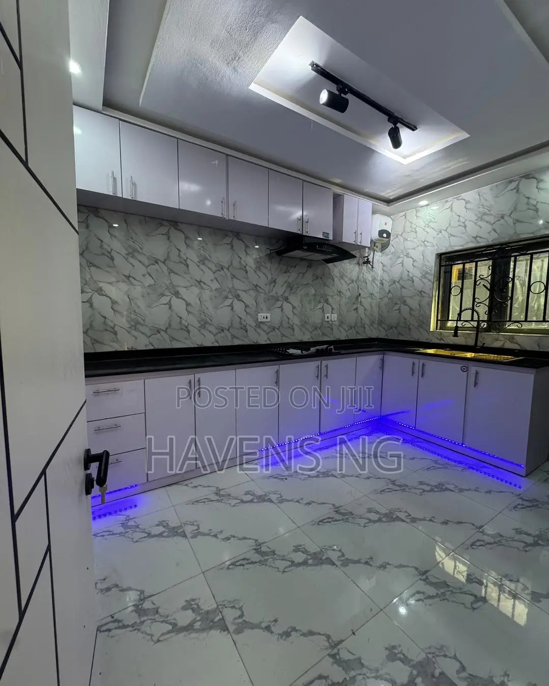 3bdrm Bungalow in Oluyole for sale
