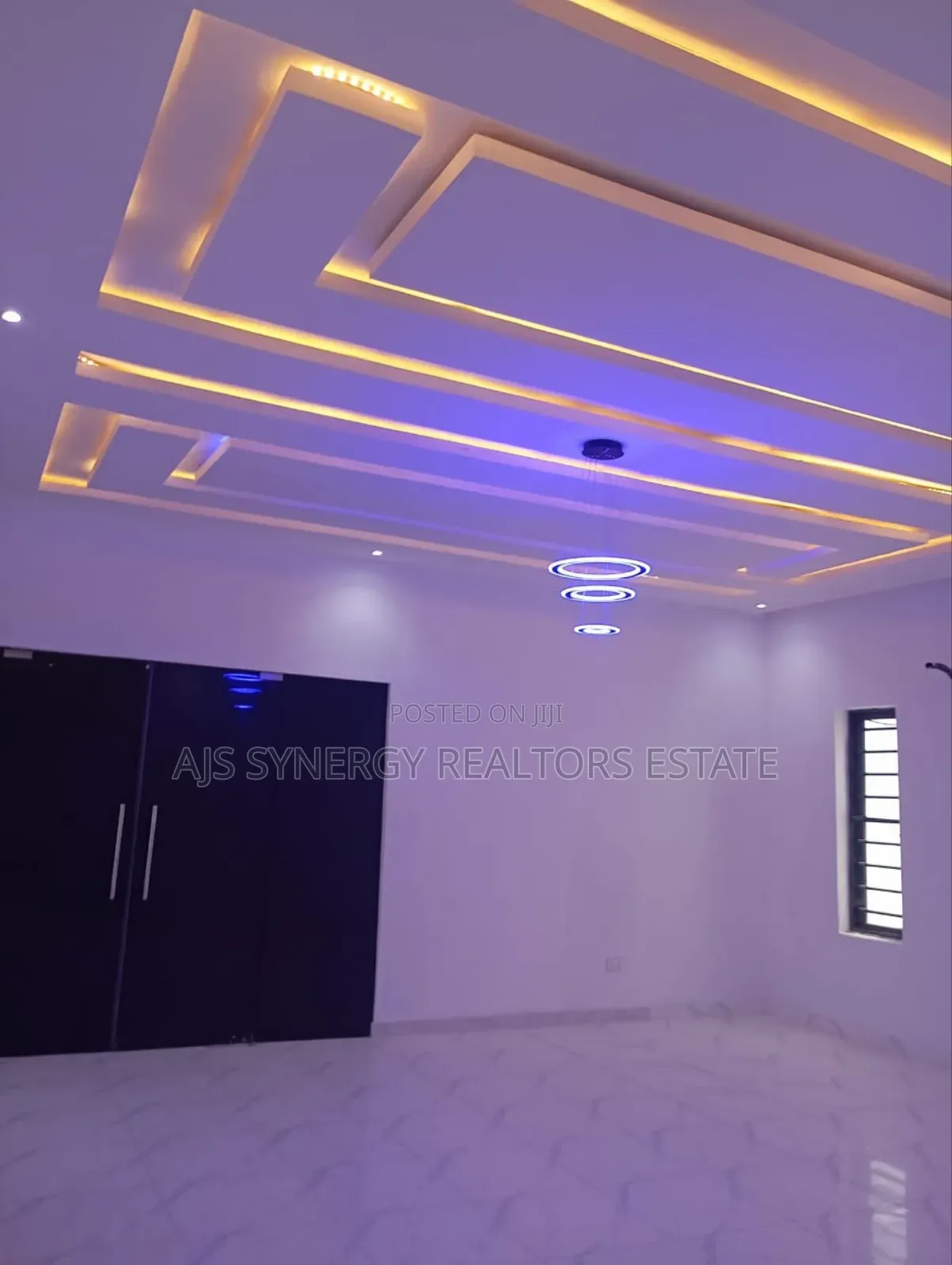 5bdrm Duplex in Ikota for sale