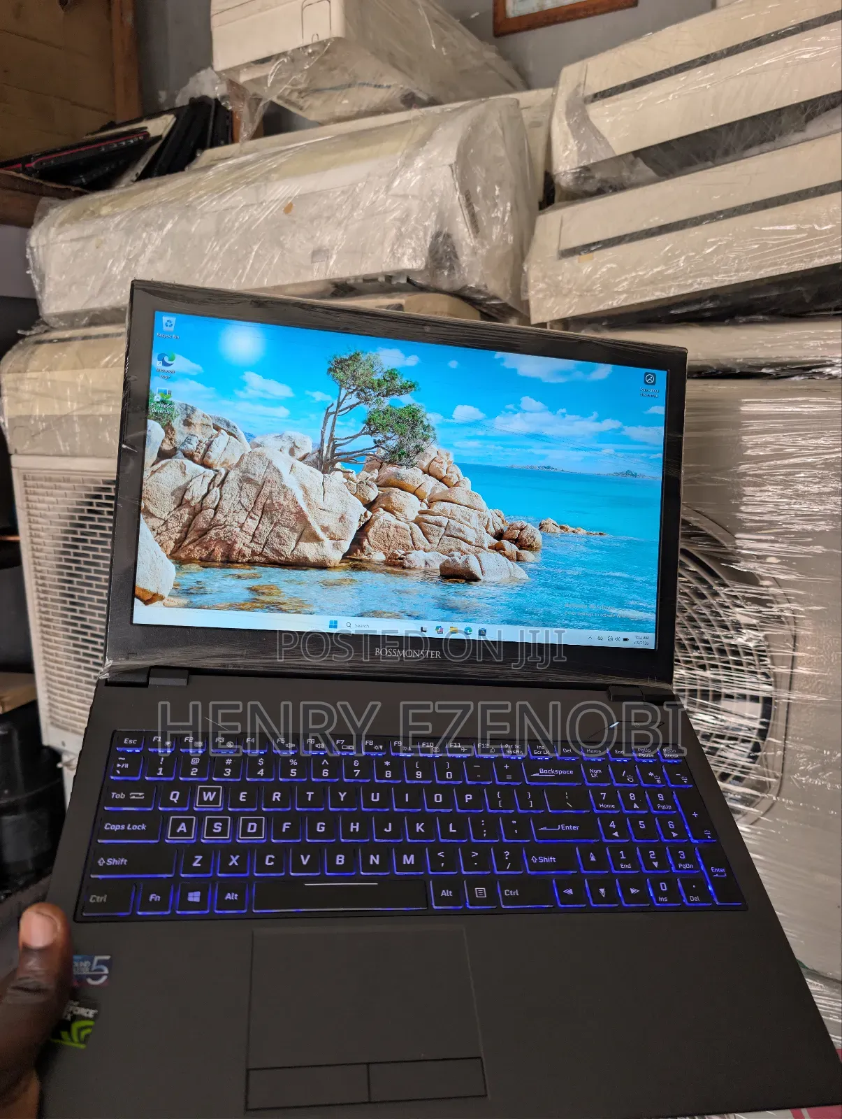 Laptop Clevo P17SM 8GB Intel Core i5 HDD+SSD 256GB