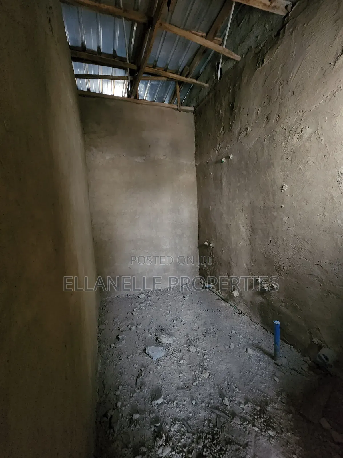 4bdrm Townhouse/Terrace in Jahi for sale