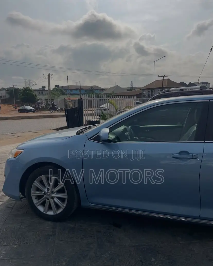 Toyota Camry XLE V6 4dr Sedan (3.5L 6cyl 6A) 2012 Blue