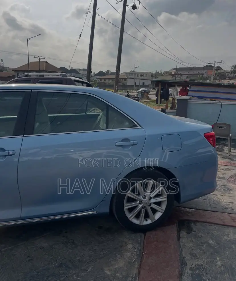 Toyota Camry XLE V6 4dr Sedan (3.5L 6cyl 6A) 2012 Blue
