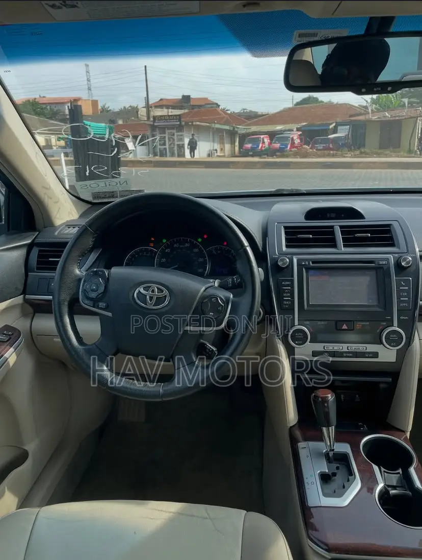 Toyota Camry XLE V6 4dr Sedan (3.5L 6cyl 6A) 2012 Blue