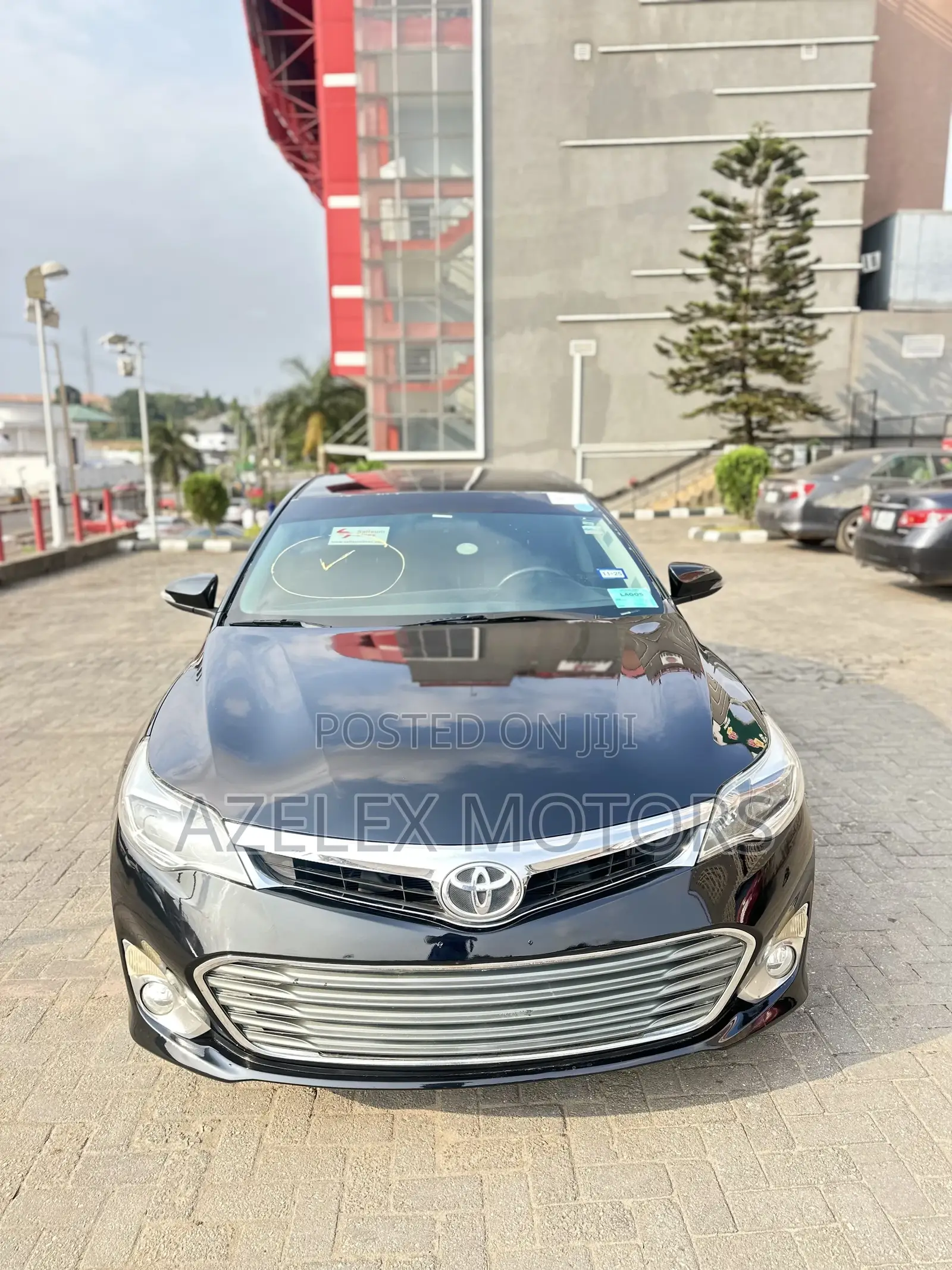 Toyota Avalon XLE Touring Sedan FWD (3.5L 6cyl 6A) 2013 Black