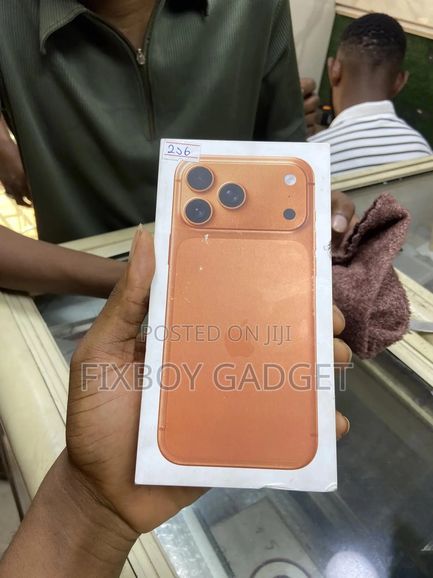 New Apple iPhone 17 Pro Max 256 GB Orange