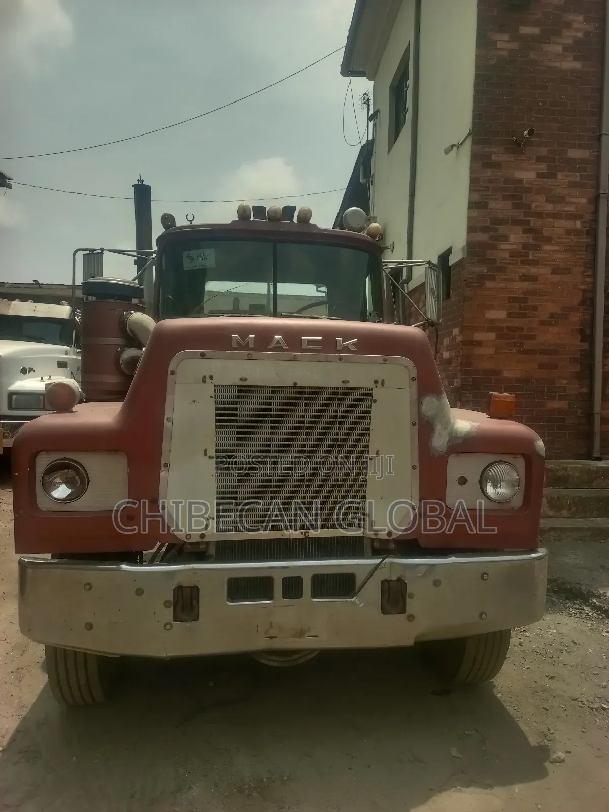 Mack Truck Head With 10 Tyres (Foreign Used)