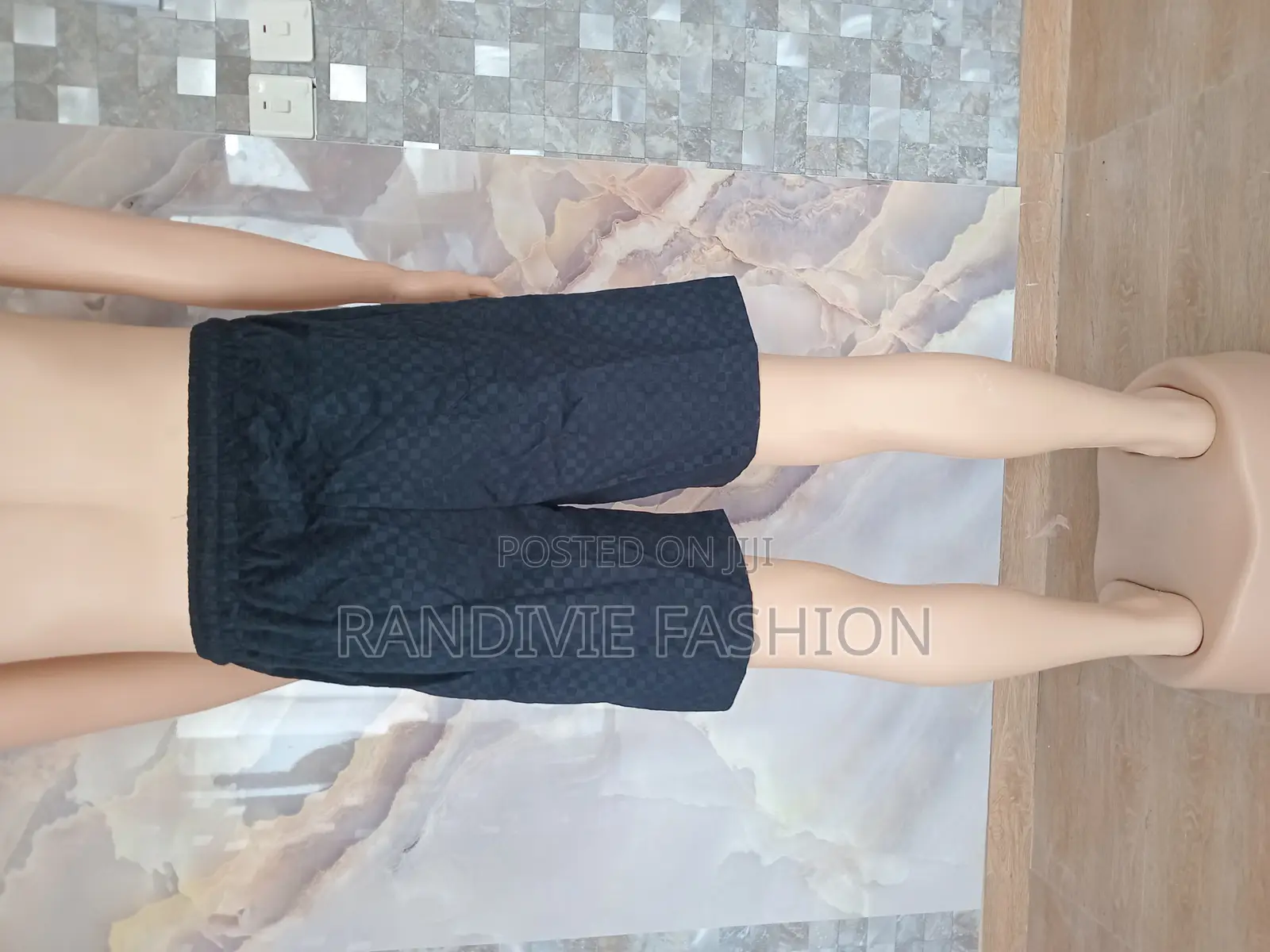 Hello Shorts [Black]