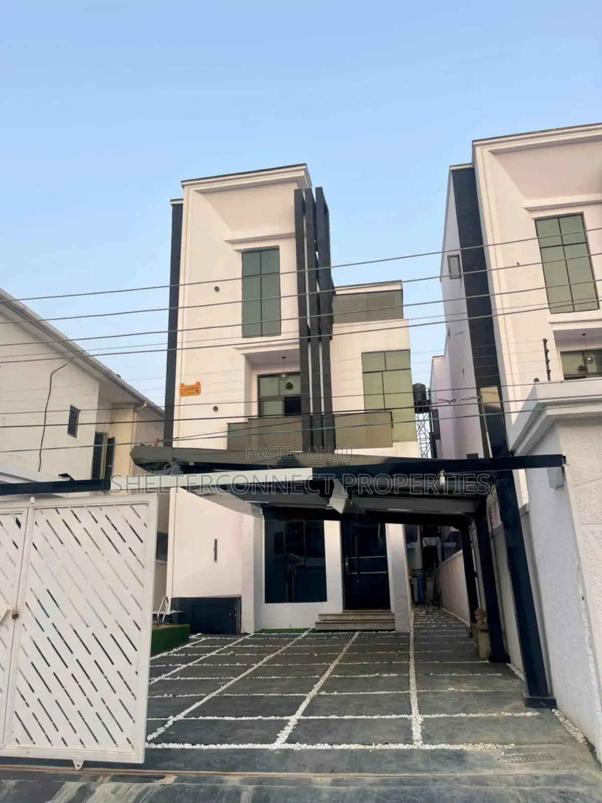 5bdrm Duplex in Lekki Expressway for sale