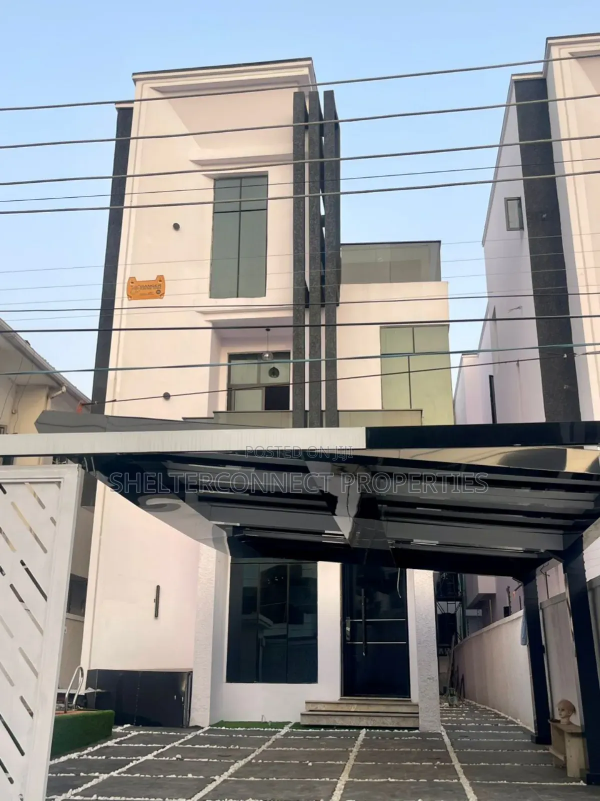 5bdrm Duplex in Lekki Expressway for sale