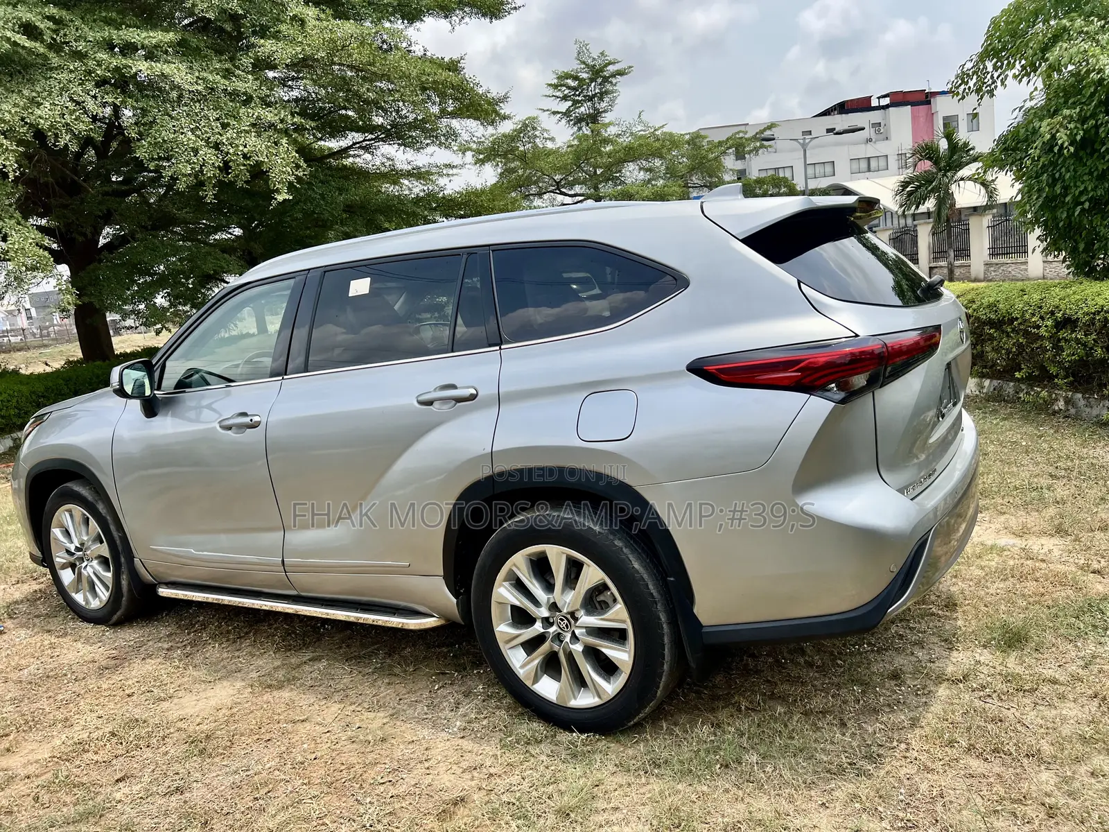 Toyota Highlander Limited 2021 Silver
