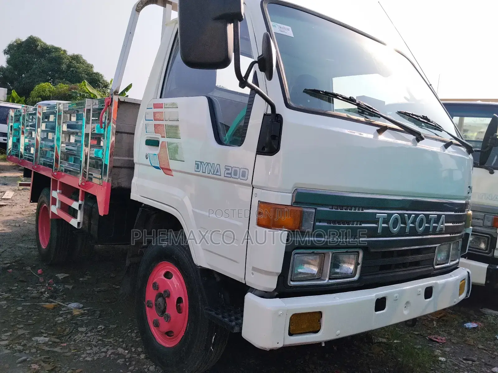 Toyota Dyna200 With Petrol Engine