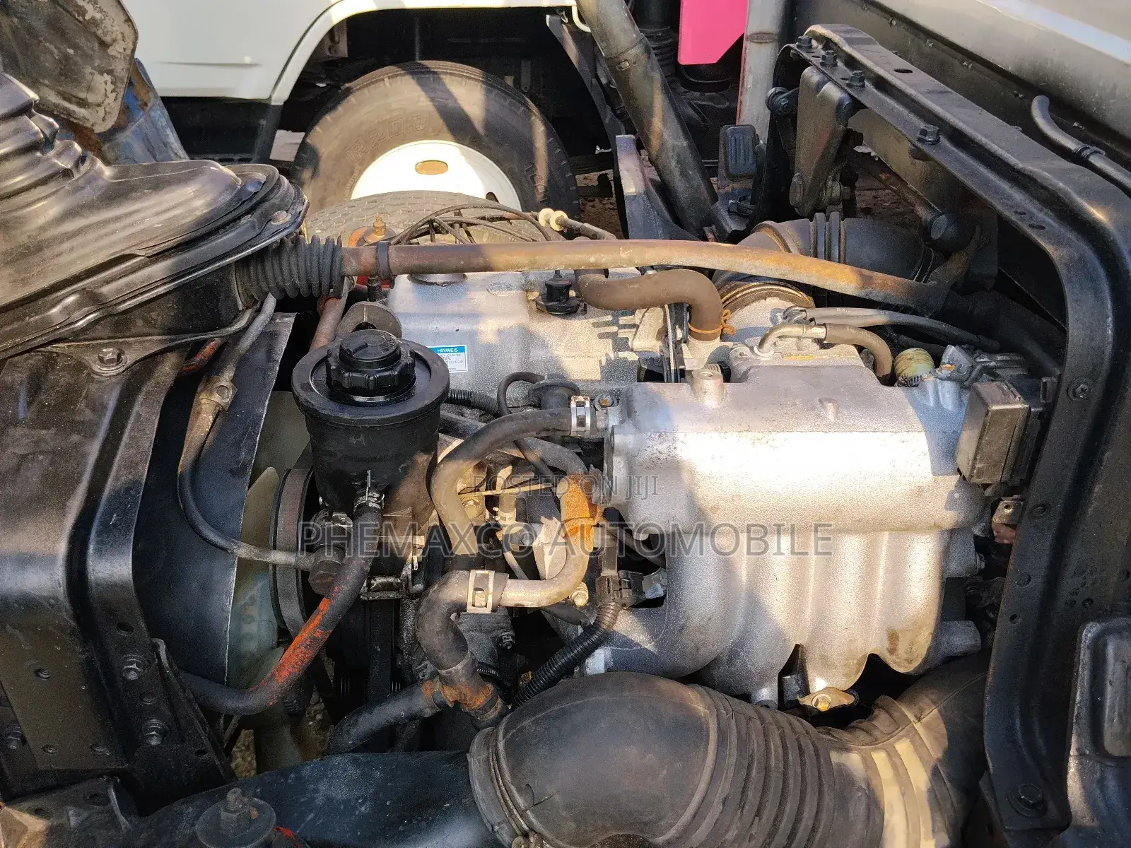 Toyota Dyna200 Blue and Stainless Body
