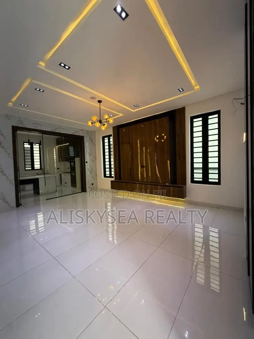 4bdrm Duplex in Ajah for sale