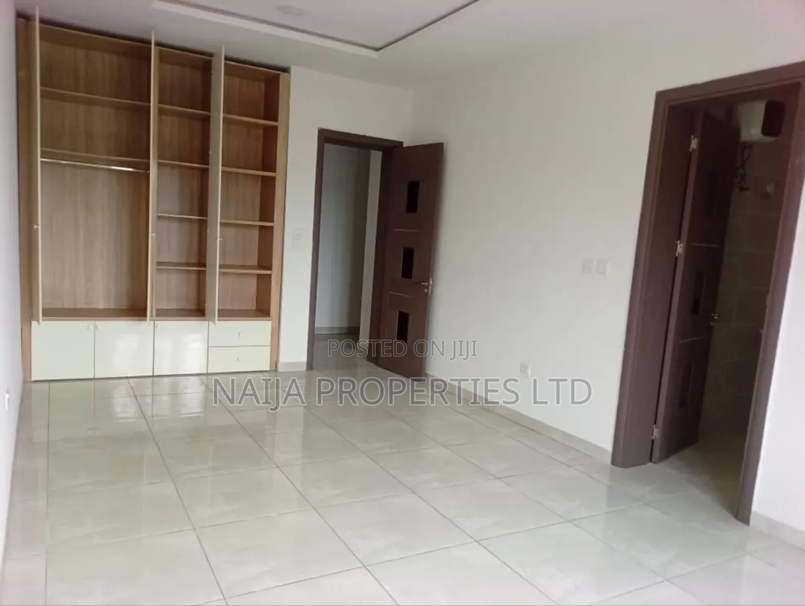 4bdrm Townhouse/Terrace in Off Adeola Odeku for sale