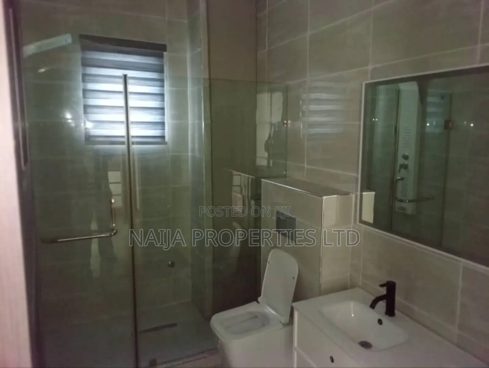 4bdrm Townhouse/Terrace in Off Adeola Odeku for sale
