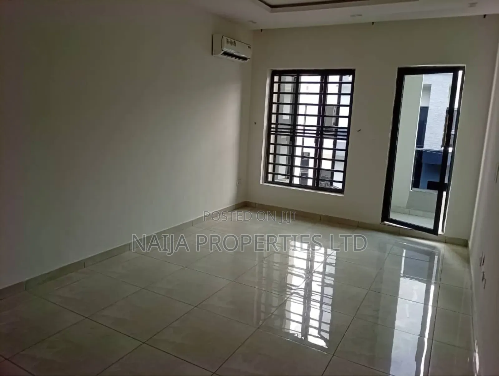 4bdrm Townhouse/Terrace in Off Adeola Odeku for sale