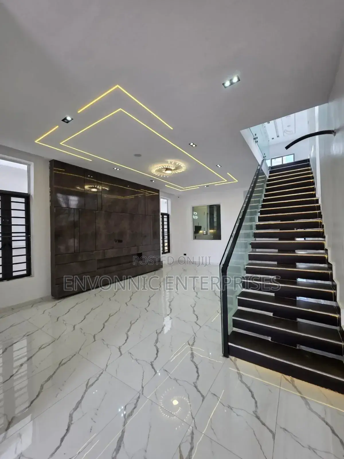 5bdrm Duplex in Lekki for sale