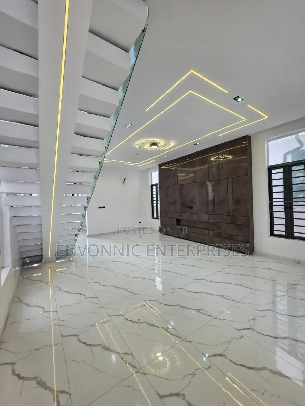 5bdrm Duplex in Lekki for sale