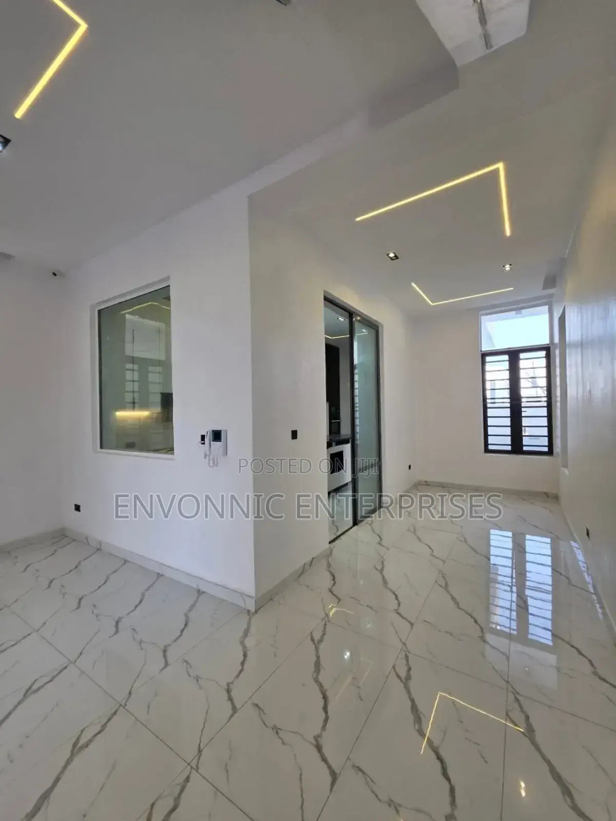 5bdrm Duplex in Lekki for sale