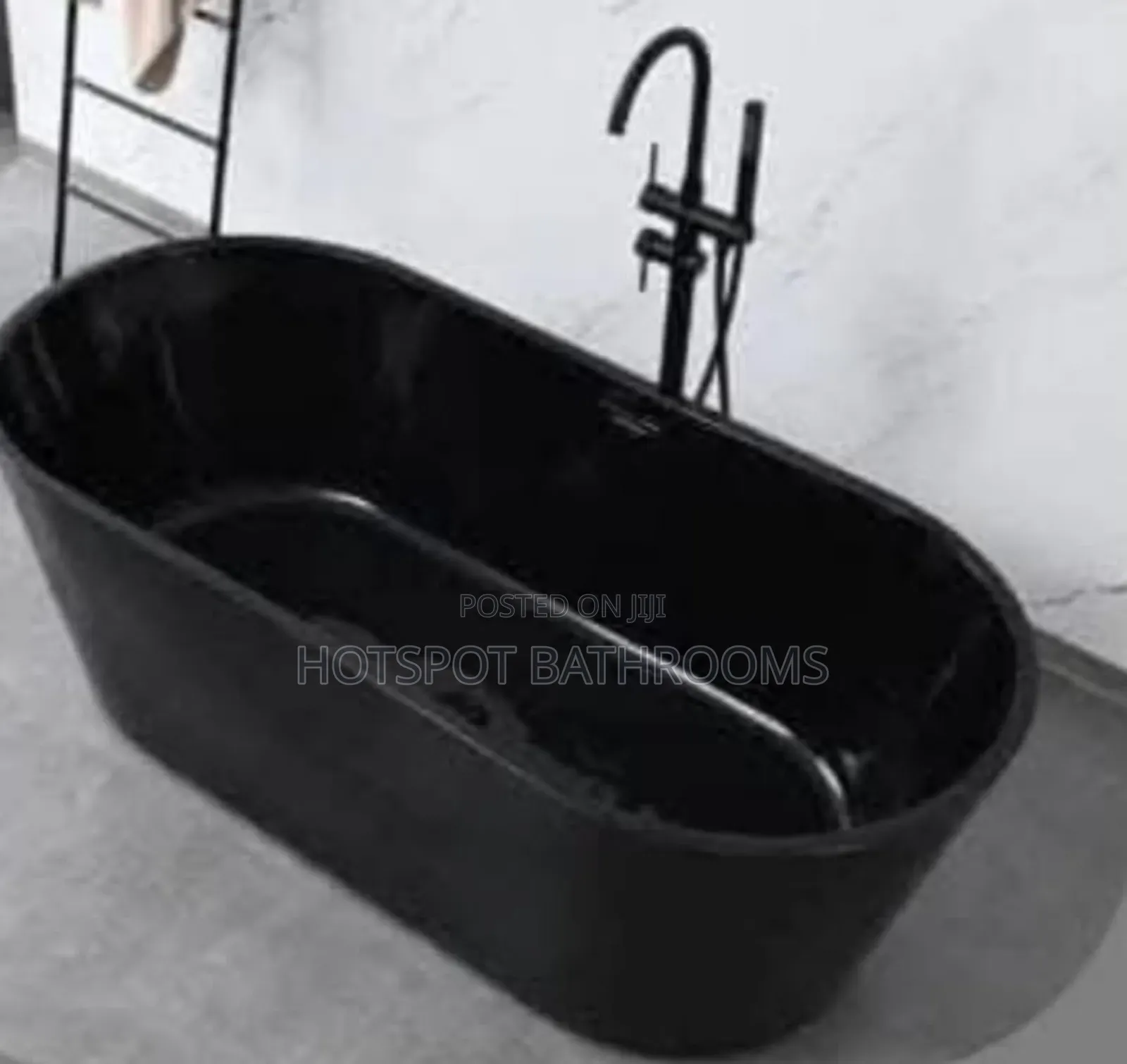 Black Luxury Freestanding Acrylic Bathtub – Modern Soaking Tub