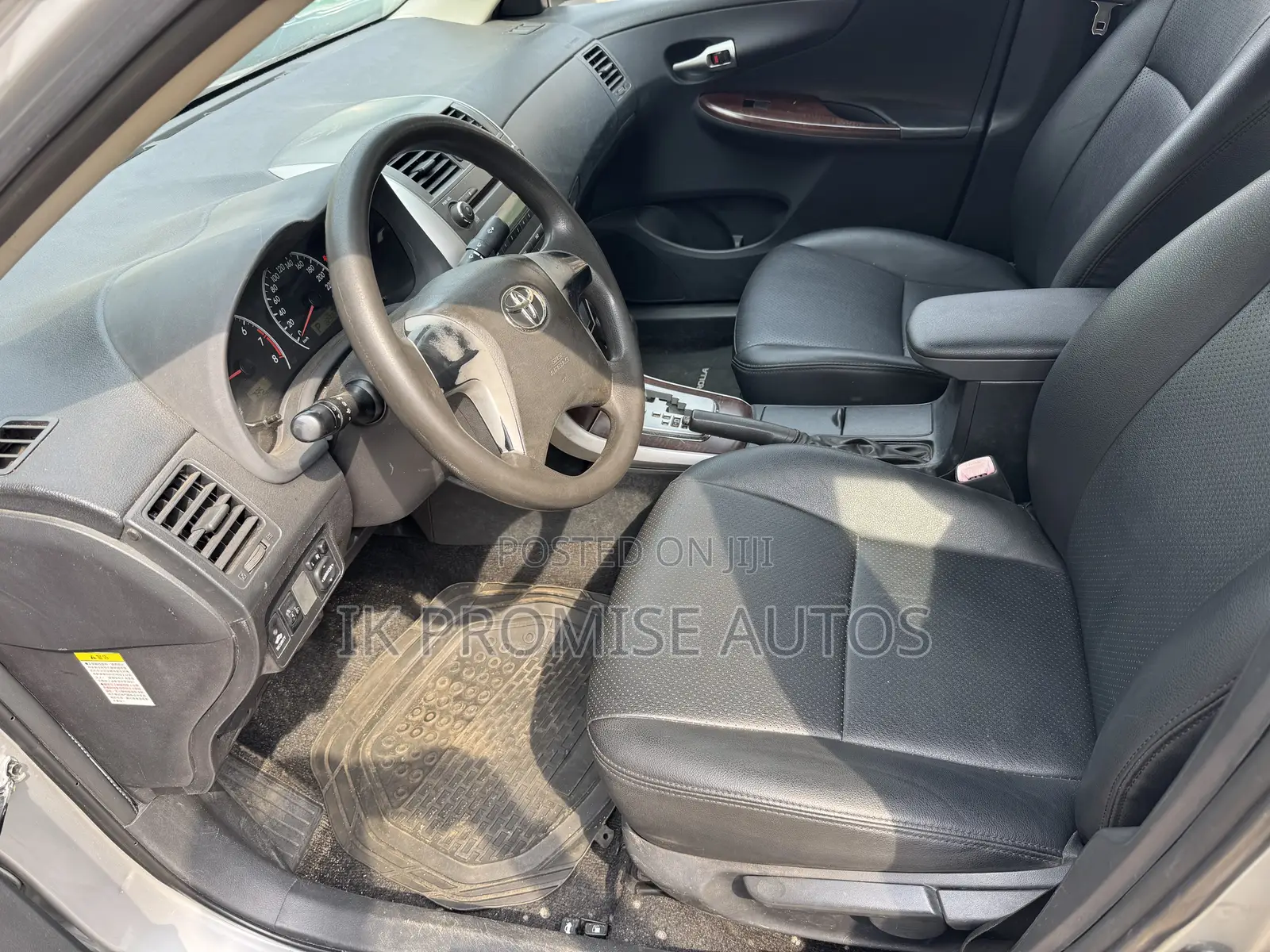 Toyota Corolla 2012 Silver