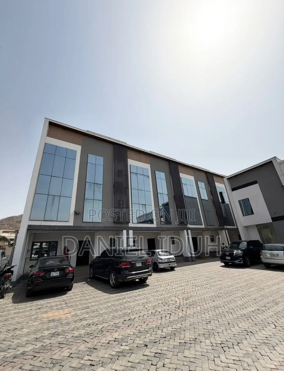 4bdrm Duplex in Wuye for sale
