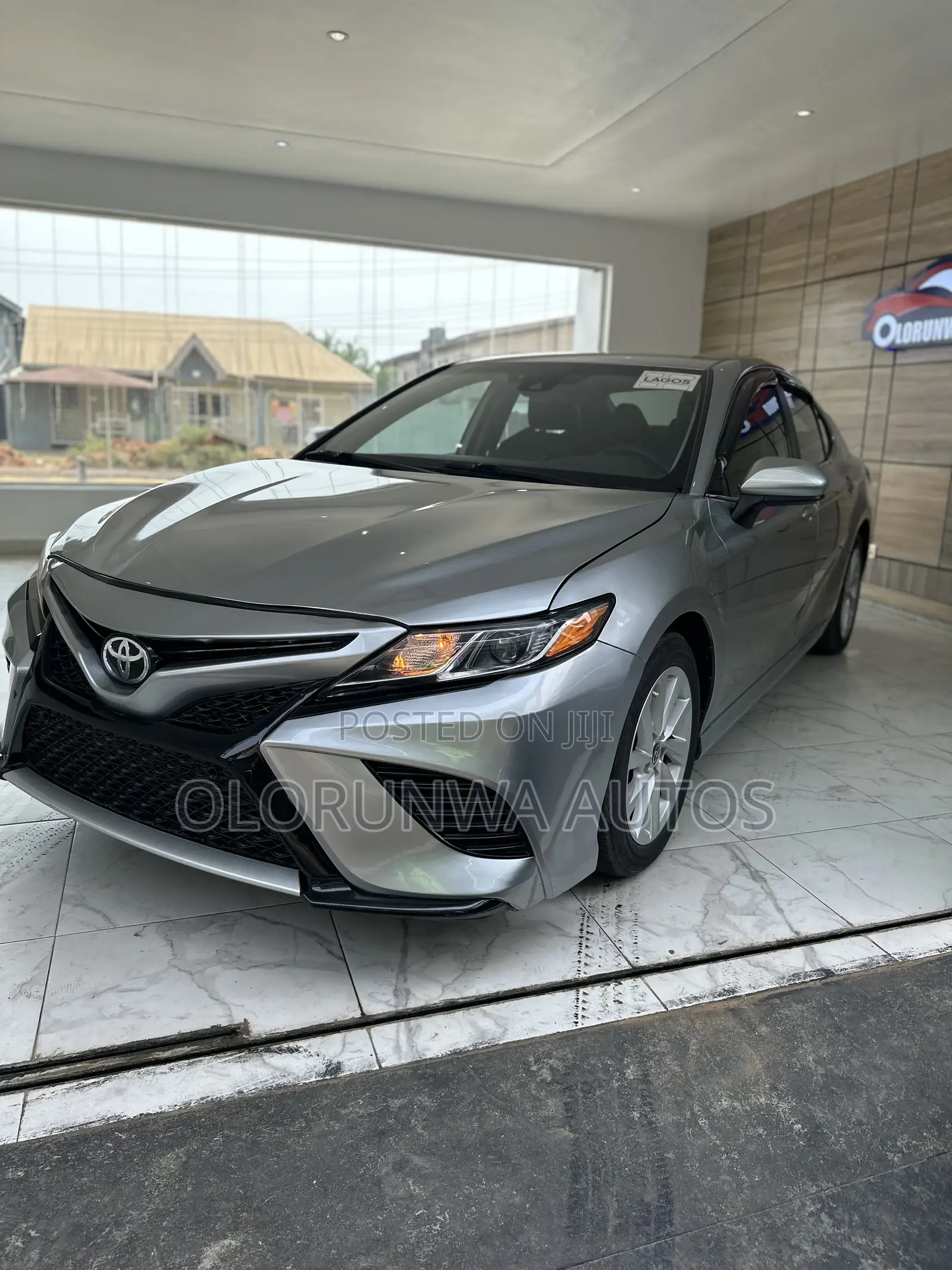 Toyota Camry LE 2022 Silver
