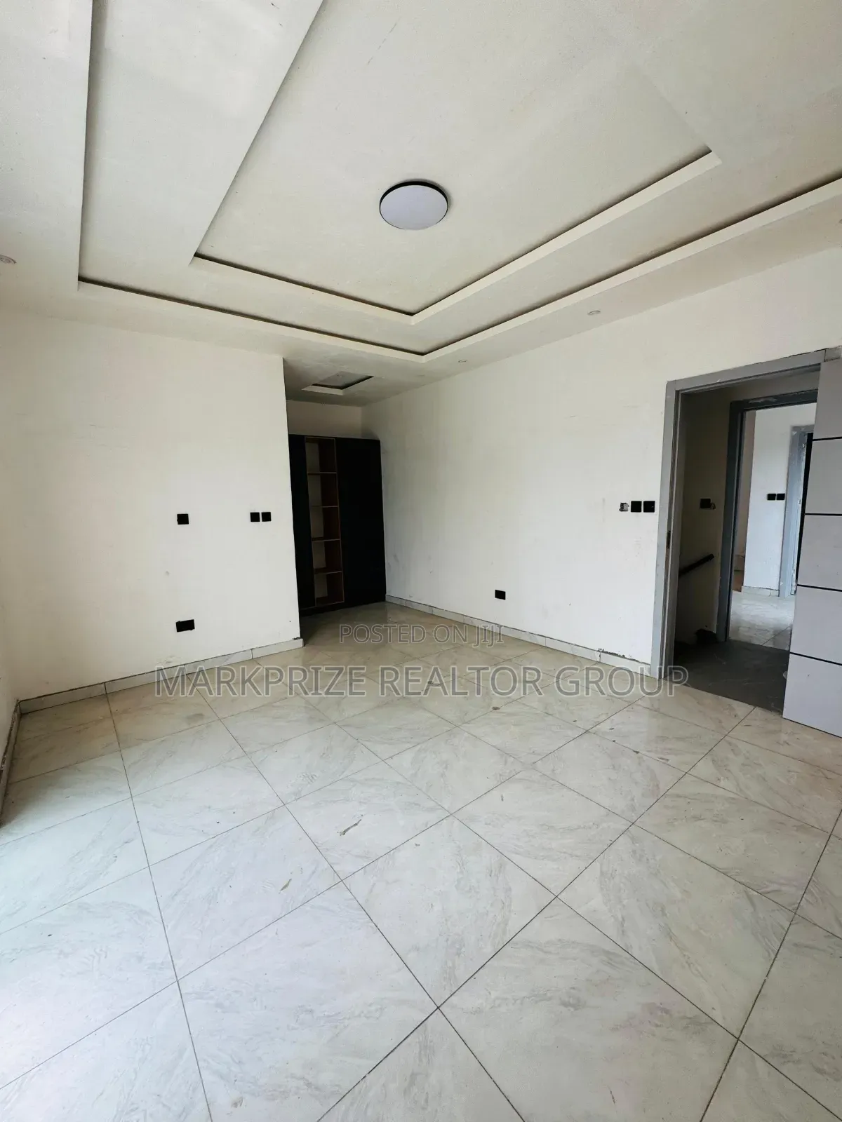 4bdrm Farm House in Ogudu Gra Lagos for sale