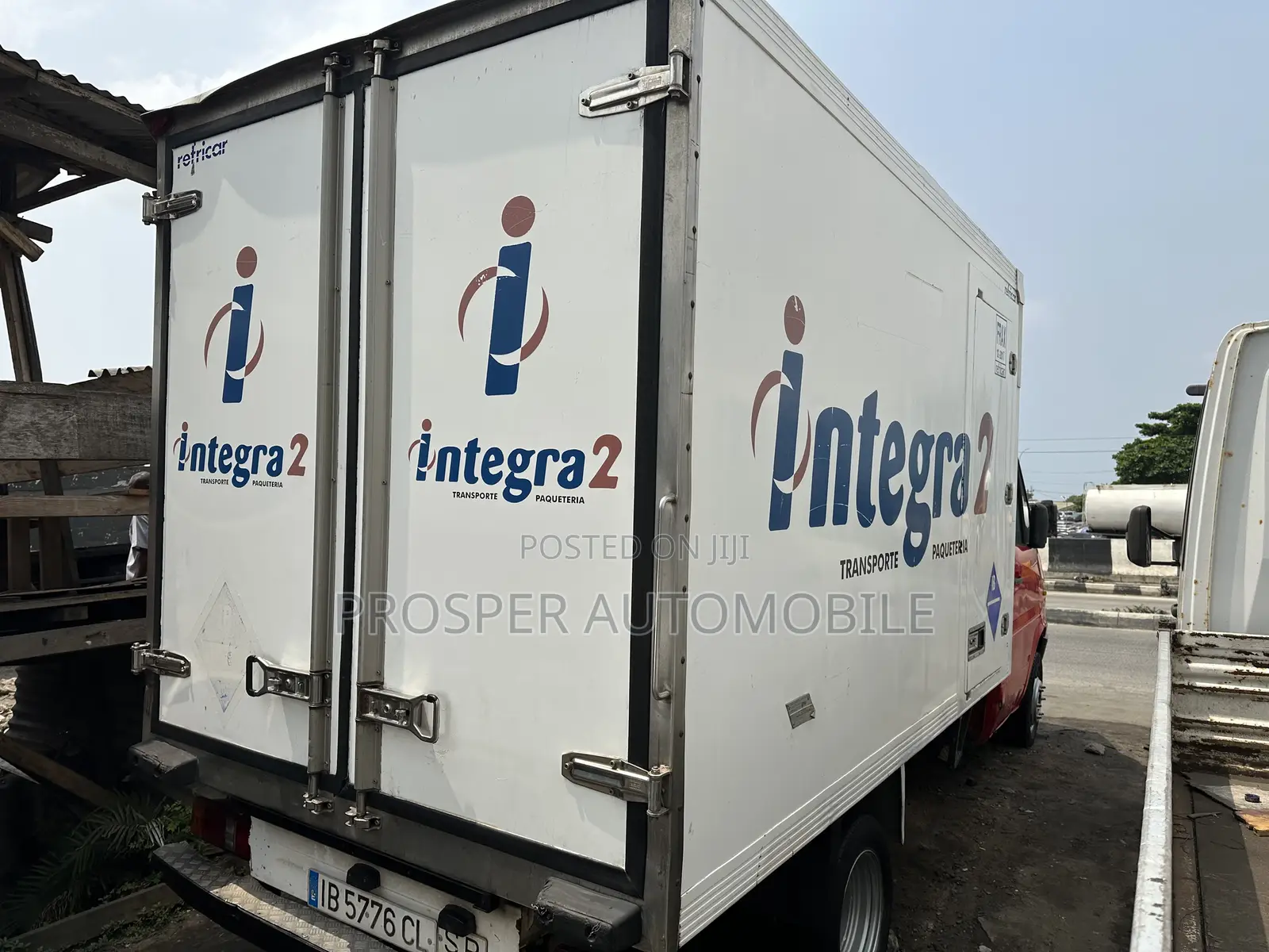 Mercedes Benz Cooling Van Six Tires