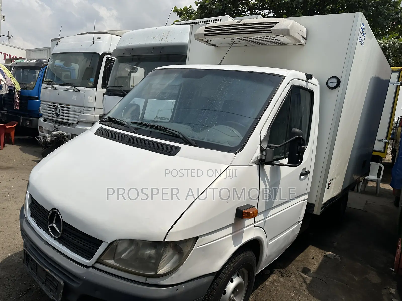 Mercedes Benz Cooling Van Truck Four Tires