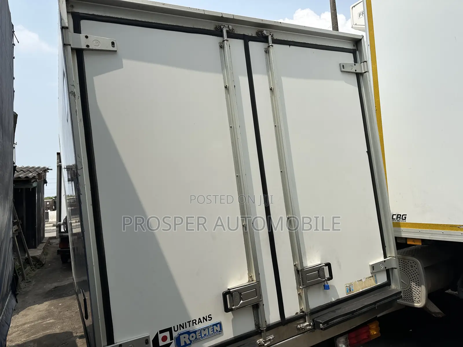 Mercedes Benz Cooling Van Truck Four Tires