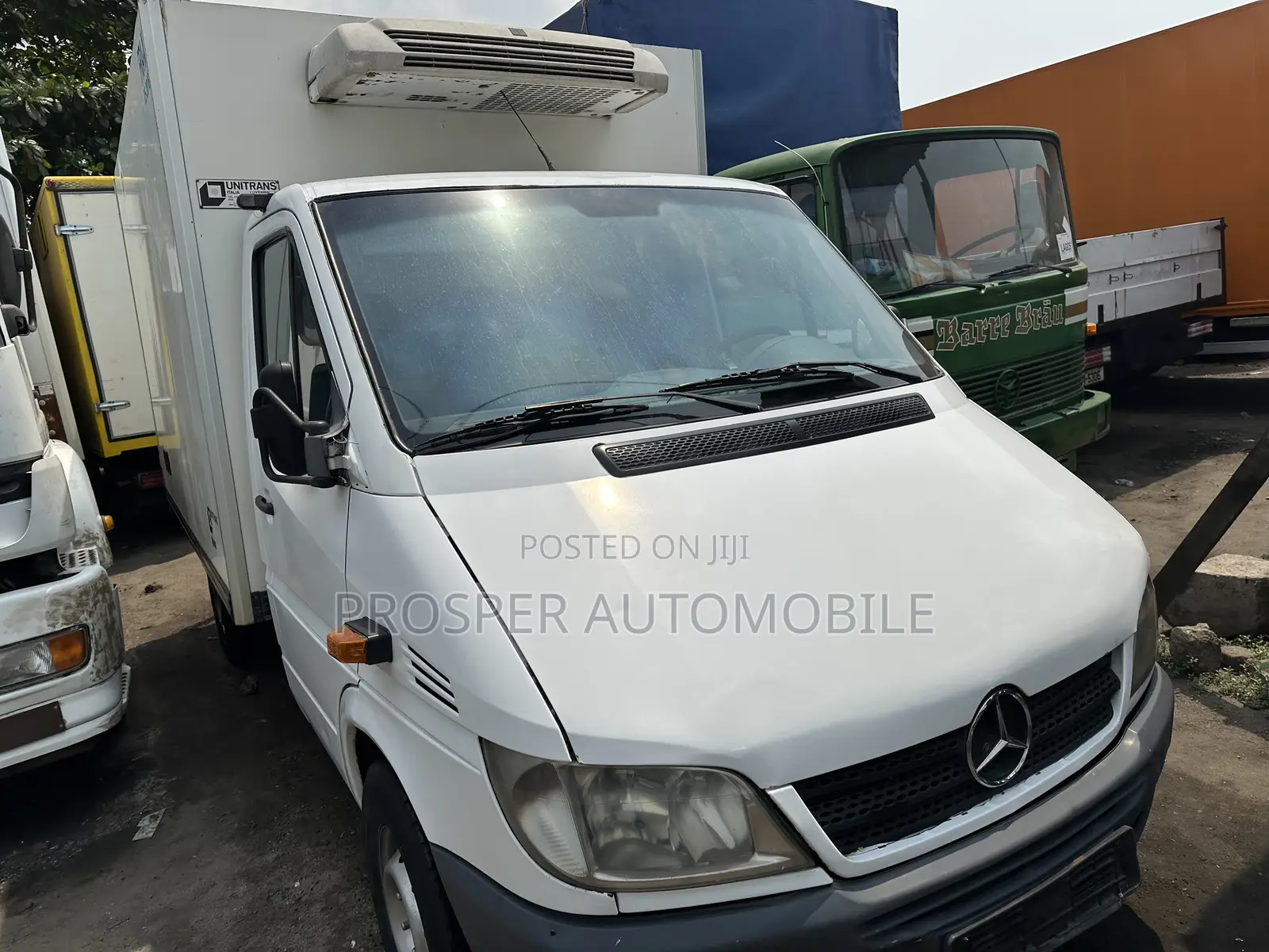 Mercedes Benz Cooling Van Truck Four Tires