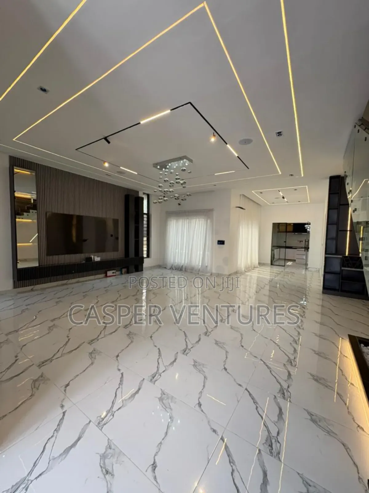5bdrm Duplex in Chevron Drive for sale