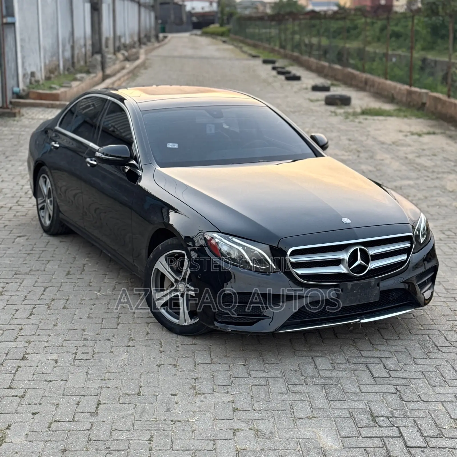 Mercedes-Benz E300 4Matic AWD Sedan (2.0L 4cyl 9A) 2017 Black