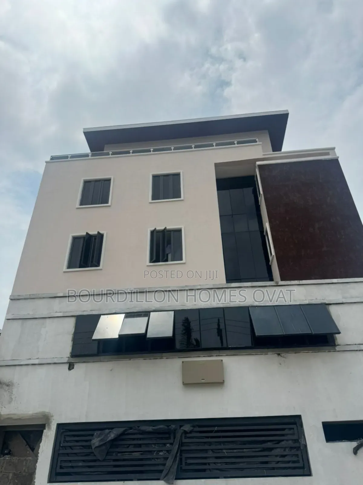 3bdrm Apartment in Ikate Lekki Lagos for rent