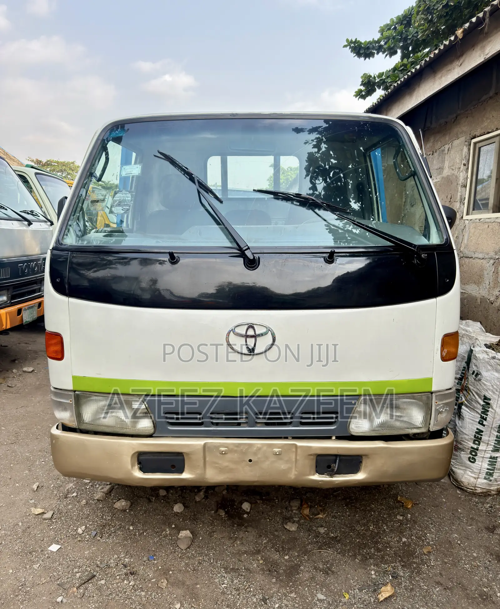 Toyota Dyna 100 (3y 2.4lr Petrol) Registered