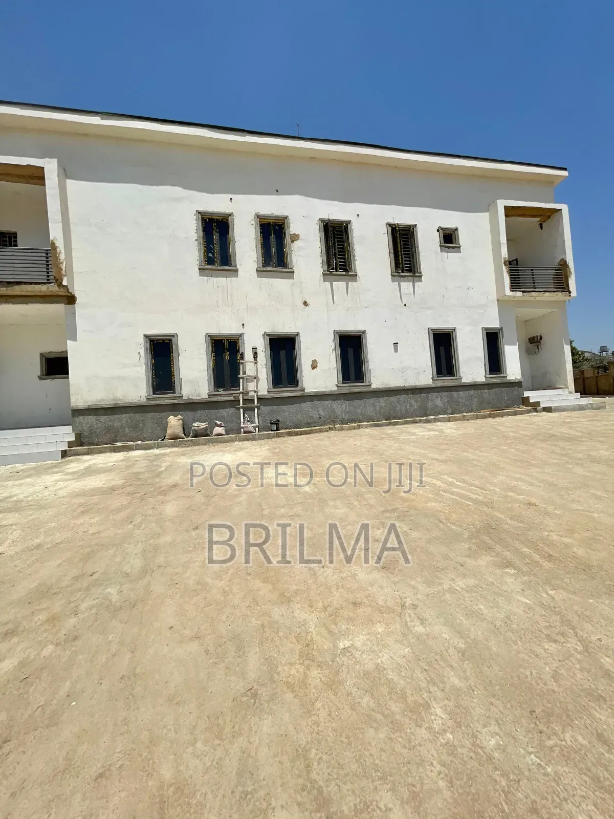 4bdrm Duplex in Life Camp for sale