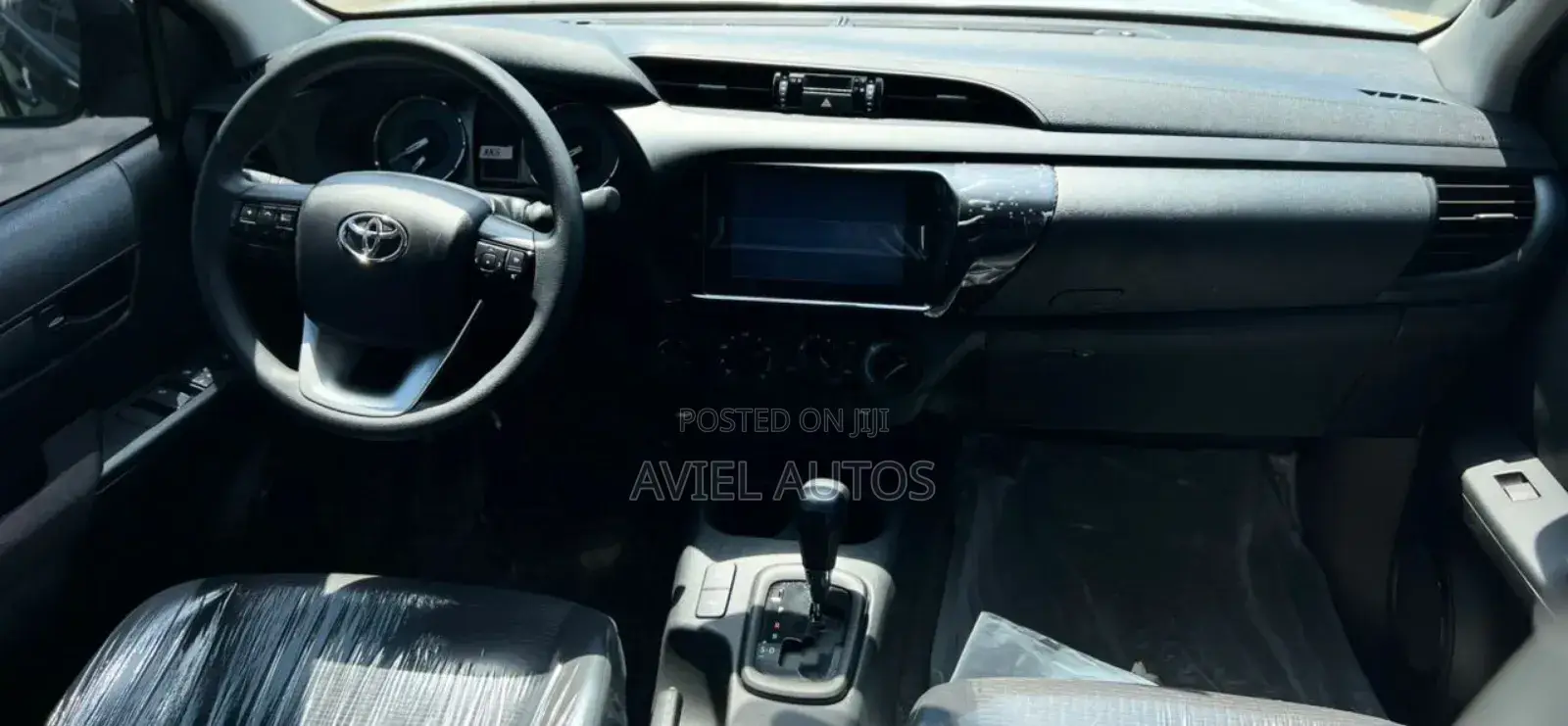 New Toyota Hilux 2025 Black