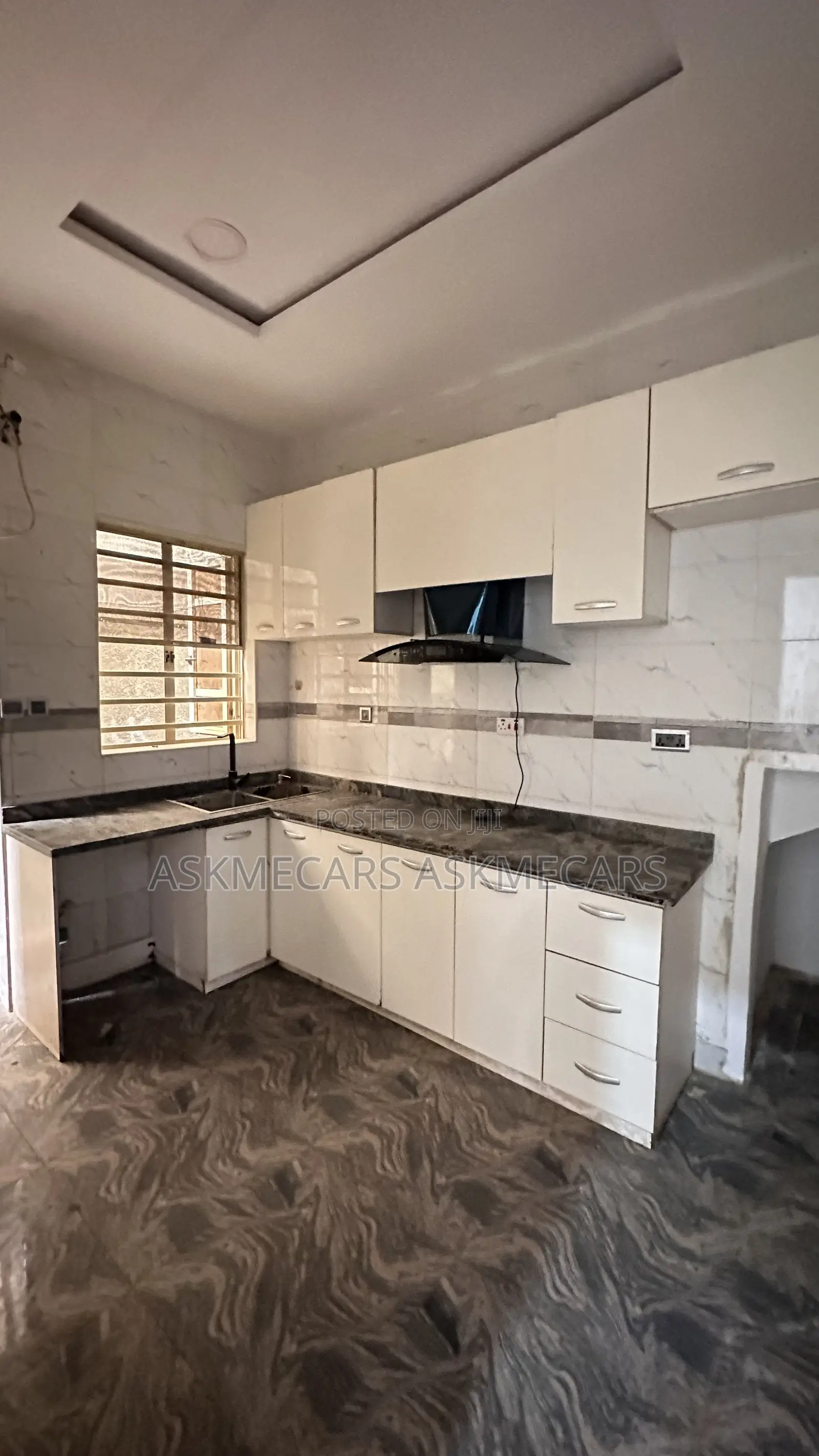 2bdrm Room & Parlour in Chevron for rent