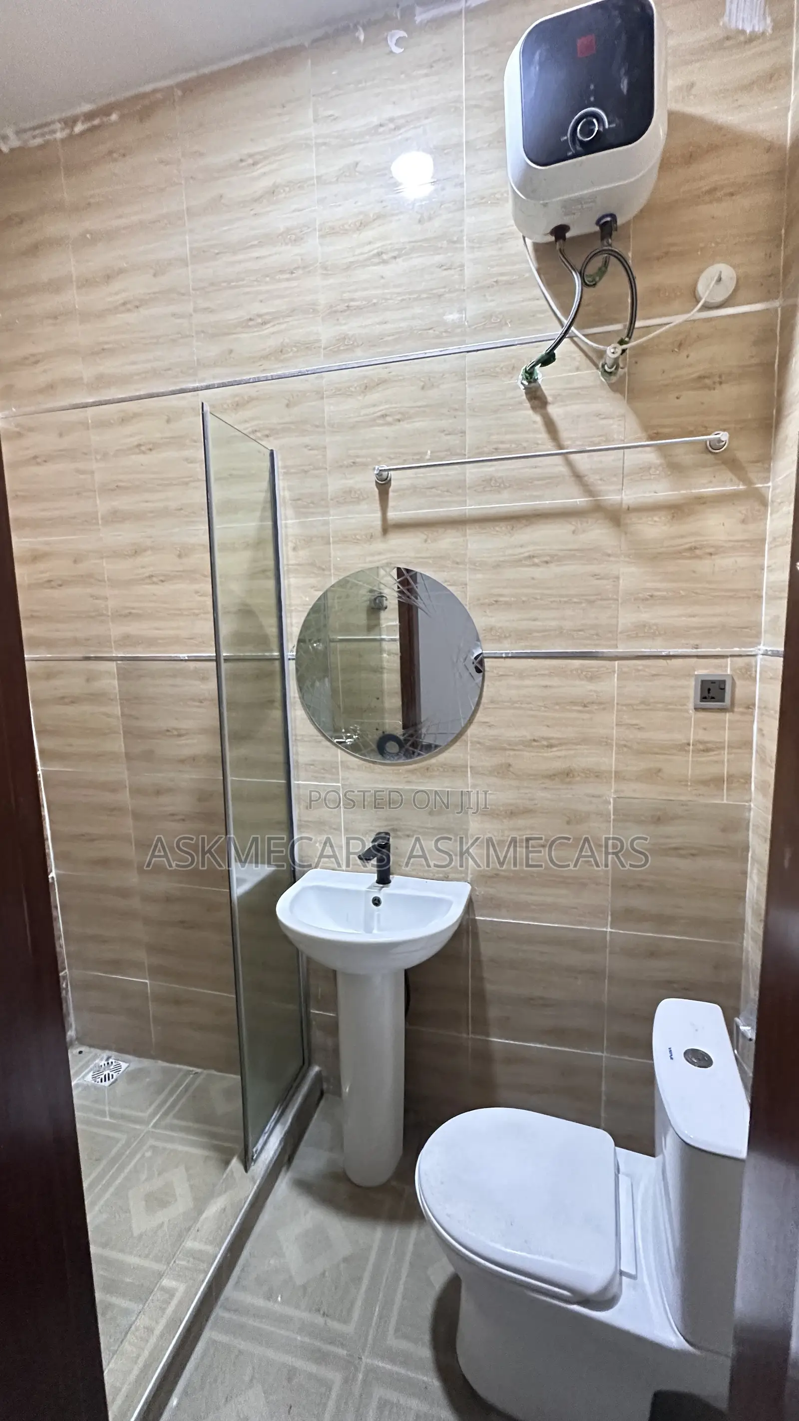 2bdrm Room & Parlour in Chevron for rent