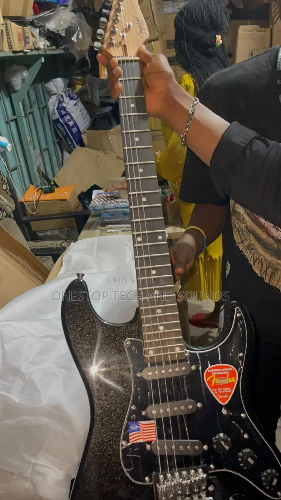 Fender Stratocaster Electric Guitar – Sparkle Black Metallic