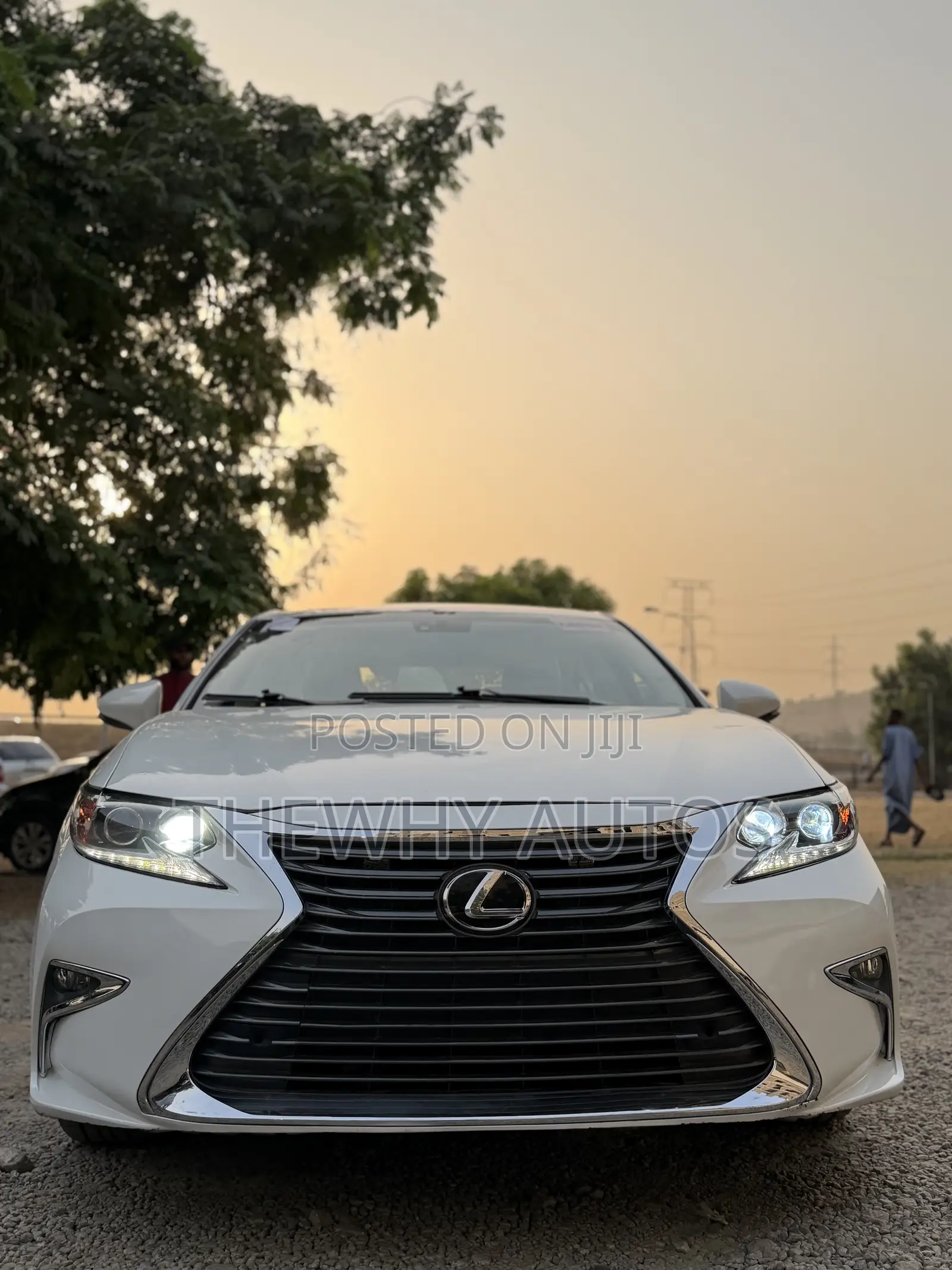 Lexus ES 350 FWD 2015 White