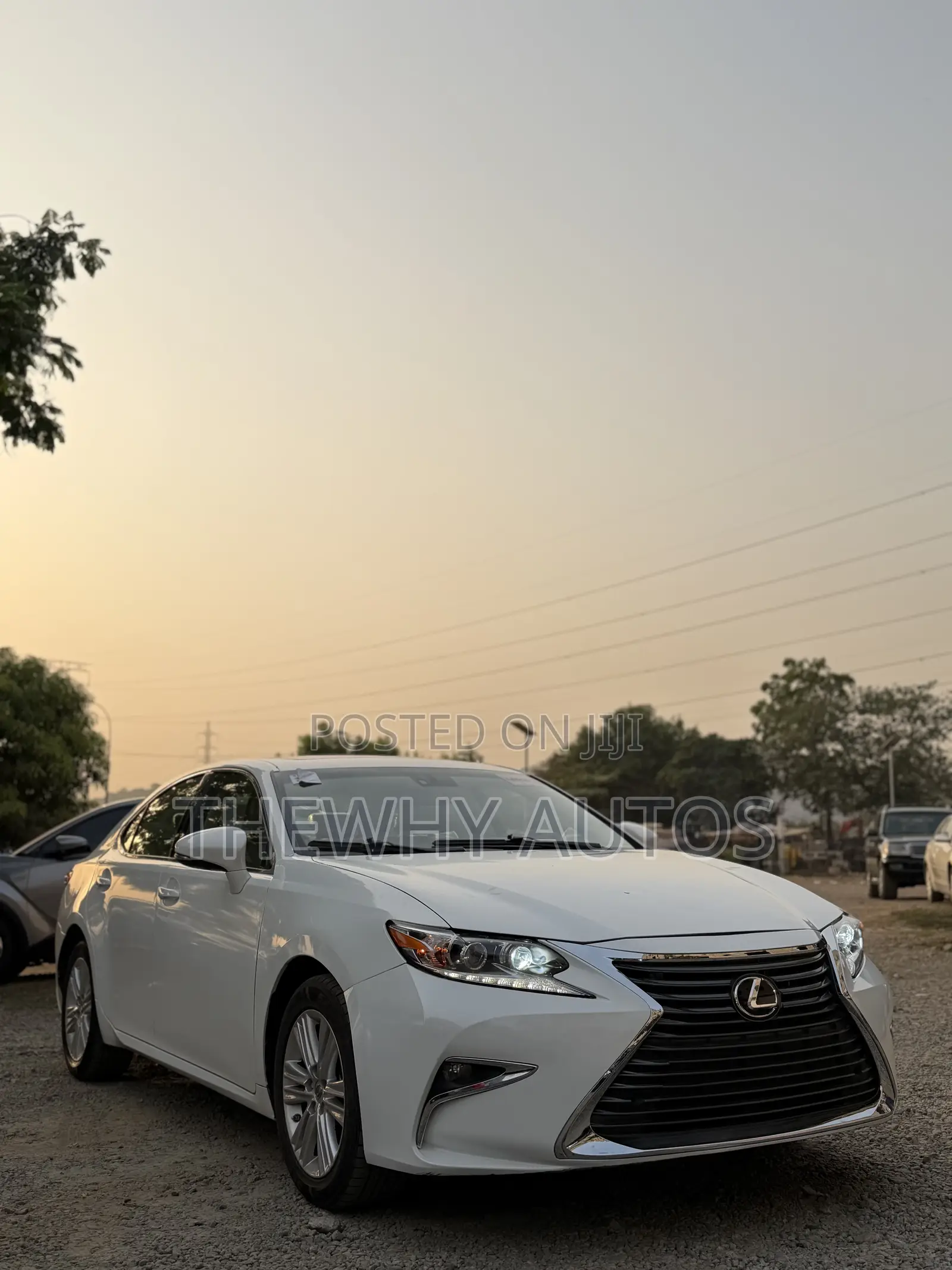 Lexus ES 350 FWD 2015 White